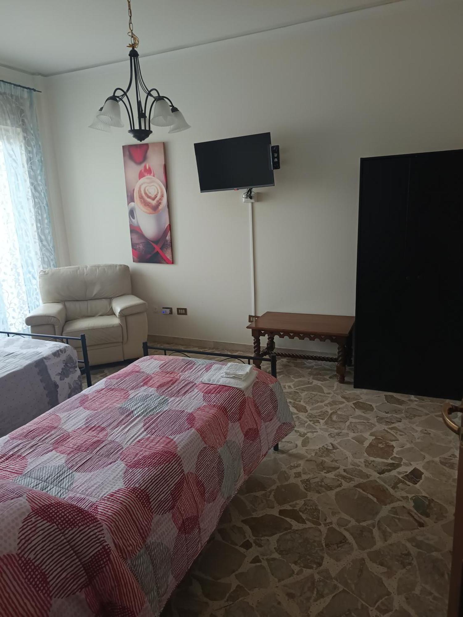 New Dawn Apartment, Appartamento Turistico, Casa Per Vacanza, Tre Camere Indipendenti Catania Bagian luar foto