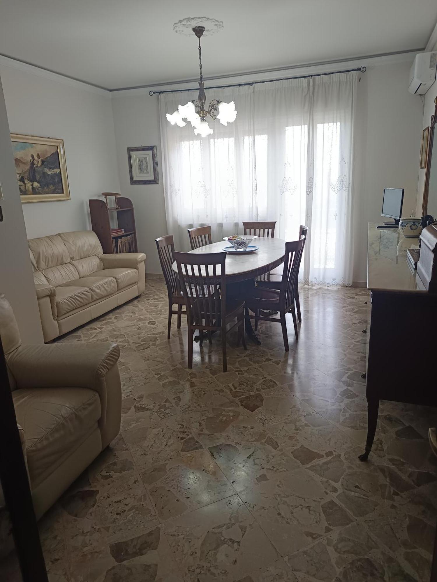 New Dawn Apartment, Appartamento Turistico, Casa Per Vacanza, Tre Camere Indipendenti Catania Bagian luar foto