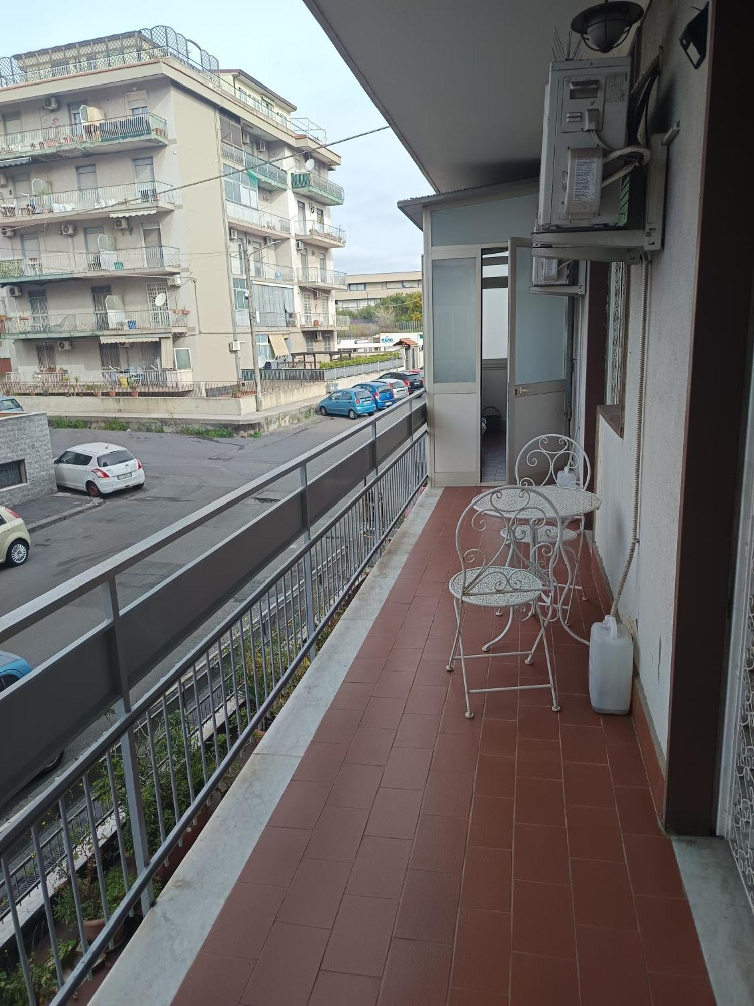 New Dawn Apartment, Appartamento Turistico, Casa Per Vacanza, Tre Camere Indipendenti Catania Bagian luar foto