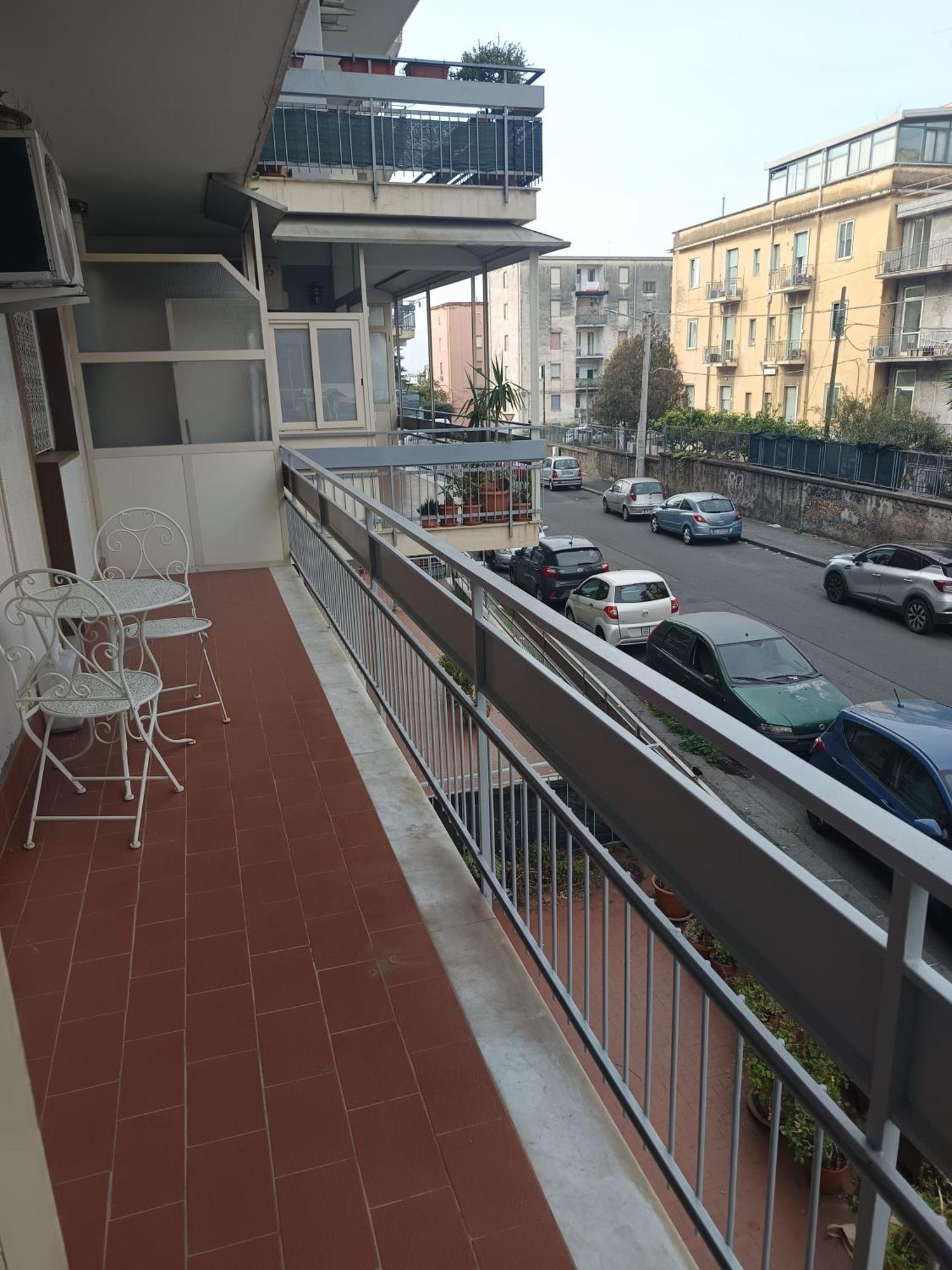 New Dawn Apartment, Appartamento Turistico, Casa Per Vacanza, Tre Camere Indipendenti Catania Bagian luar foto